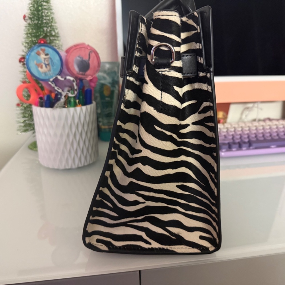 Michael Kors Hamilton Satchel in Black zebra print - Picture 4 of 6